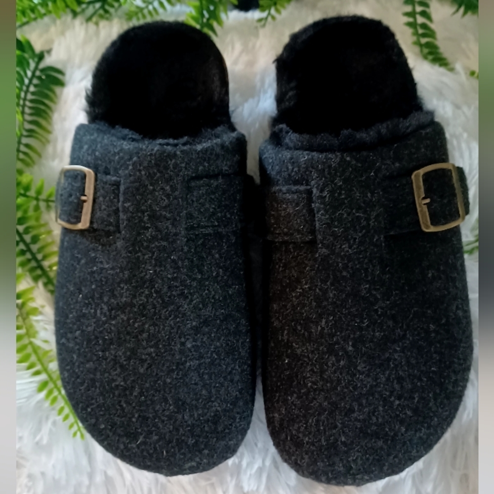 NEW Temu Solid color Fluffy Slippers Sz 5.5/6